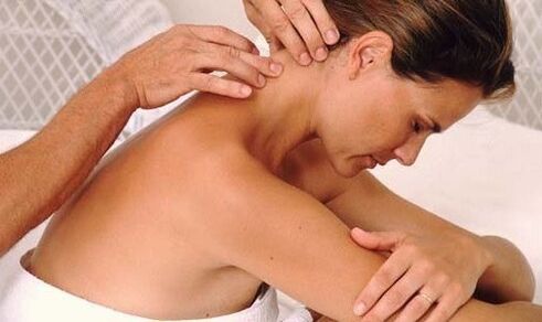 masáž šíje proti bolesti