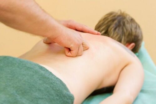 masáž pro hrudní osteochondrózu